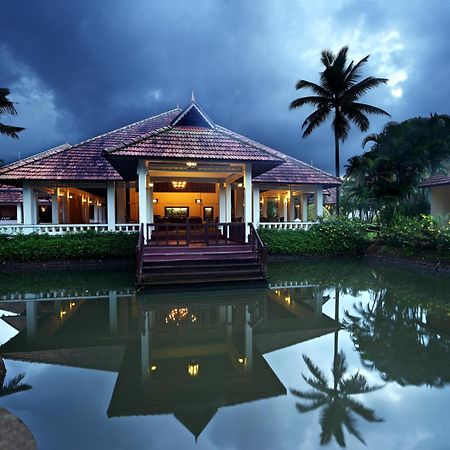 Abad Whispering Palms Hotel Kumarakom Luaran gambar