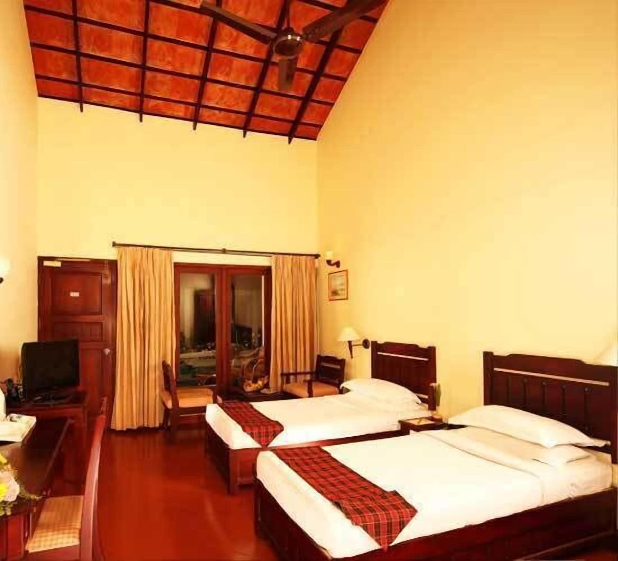 Abad Whispering Palms Hotel Kumarakom Luaran gambar