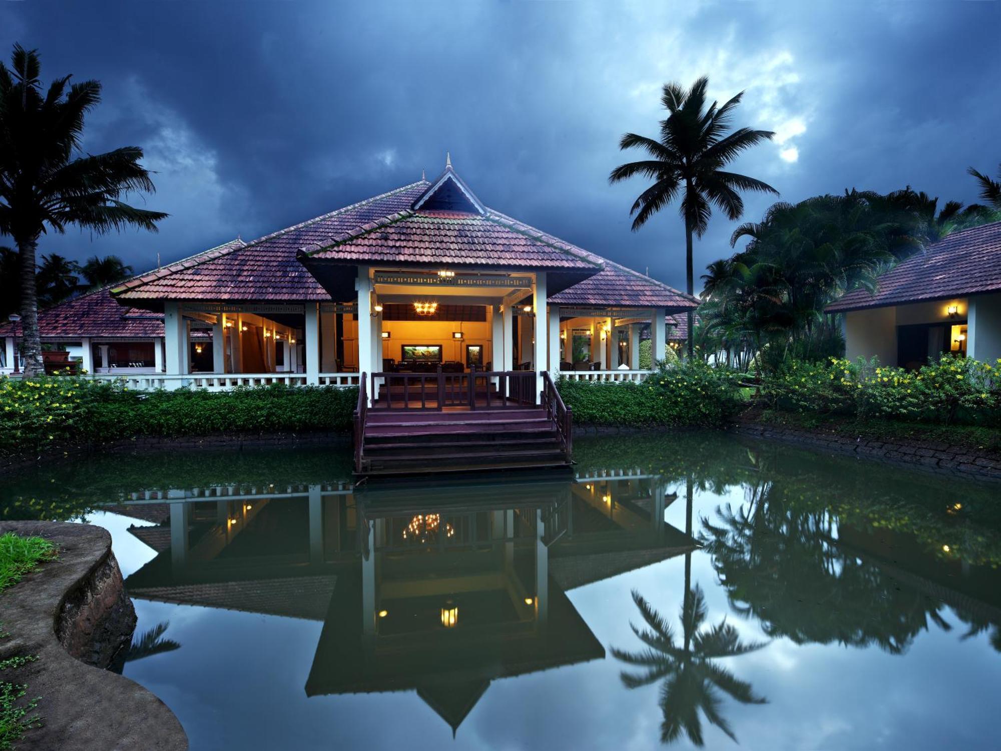 Abad Whispering Palms Hotel Kumarakom Luaran gambar