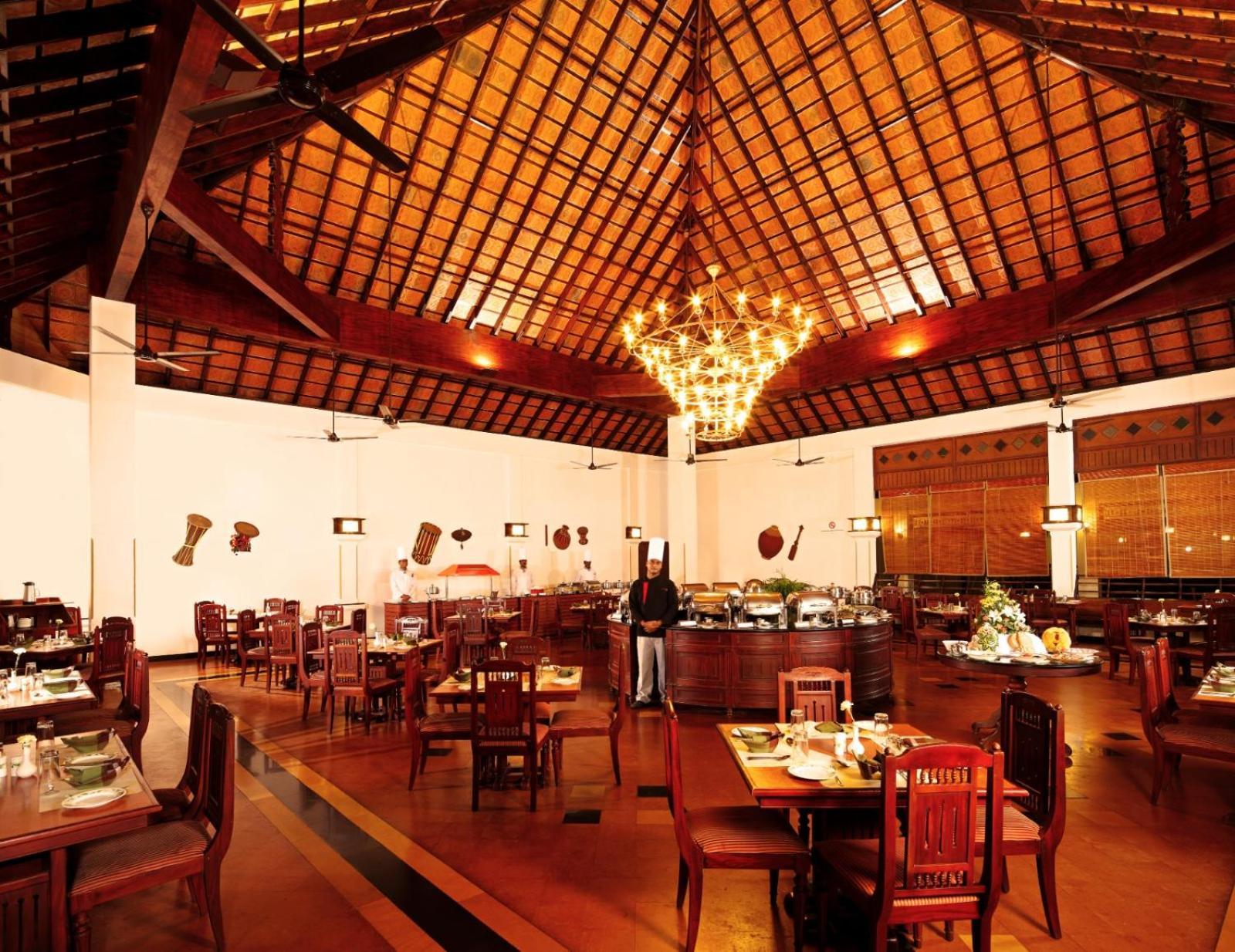 Abad Whispering Palms Hotel Kumarakom Luaran gambar