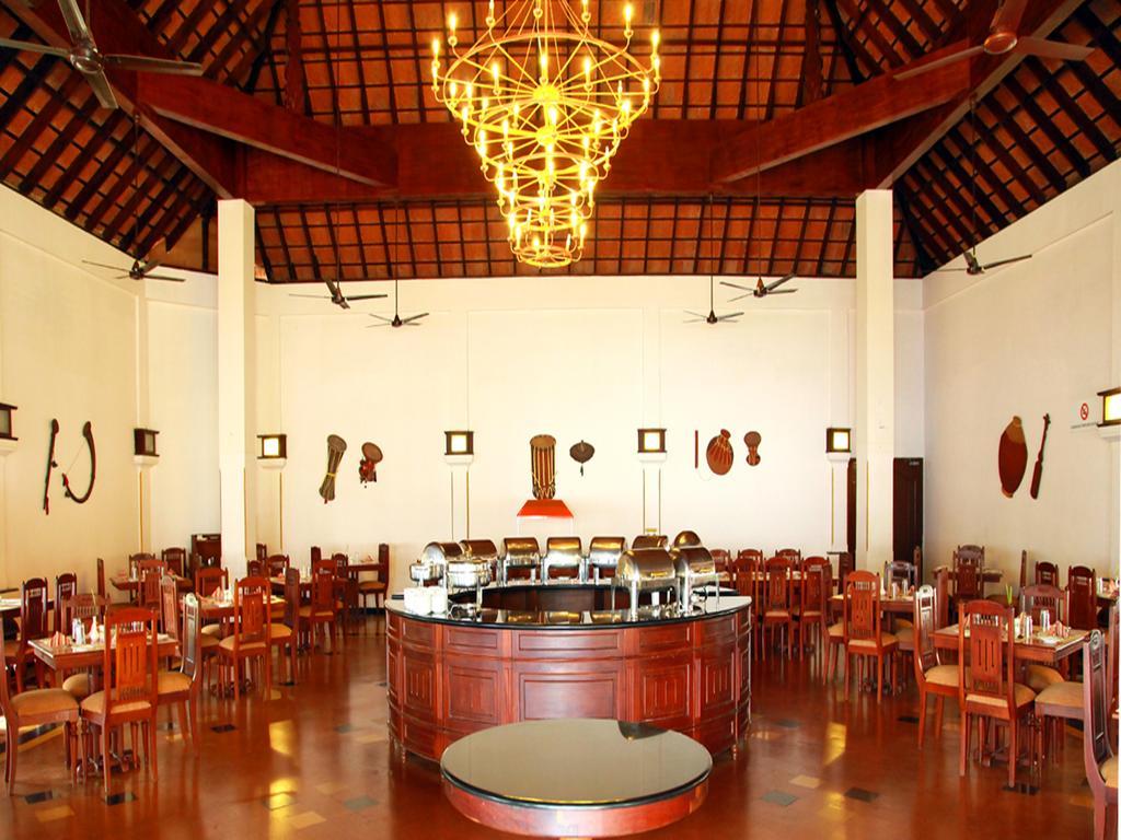 Abad Whispering Palms Hotel Kumarakom Luaran gambar