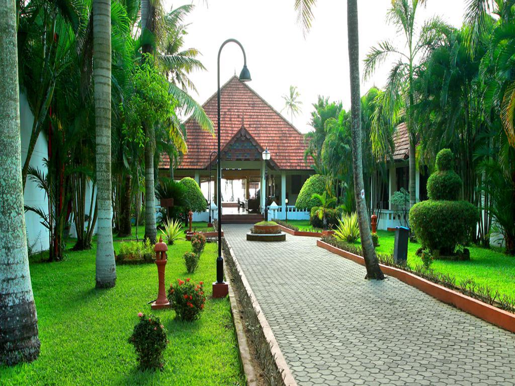 Abad Whispering Palms Hotel Kumarakom Luaran gambar