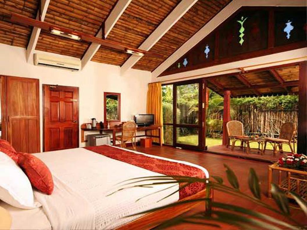 Abad Whispering Palms Hotel Kumarakom Luaran gambar