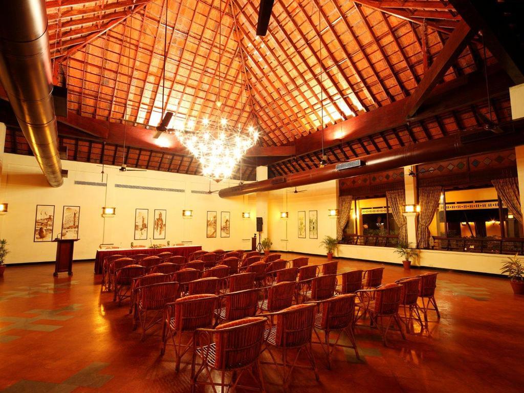 Abad Whispering Palms Hotel Kumarakom Luaran gambar