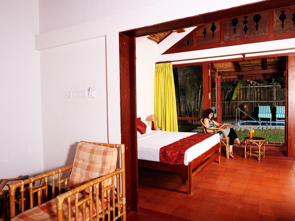 Abad Whispering Palms Hotel Kumarakom Luaran gambar