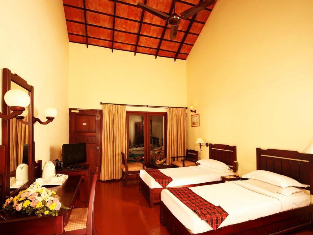 Abad Whispering Palms Hotel Kumarakom Luaran gambar